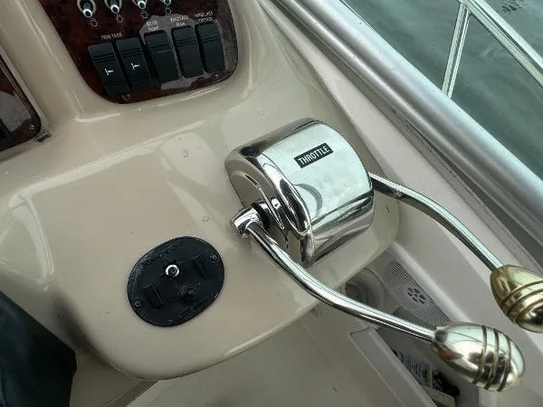 Slide: The Image of Sea Ray 320 Sundancer 2003 - 28