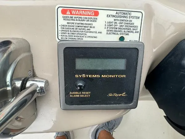 Slide: The Image of Sea Ray 320 Sundancer 2003 - 31