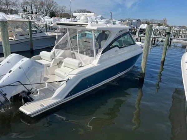 Slide: The Image of Tiara 34lx 2025 - 11