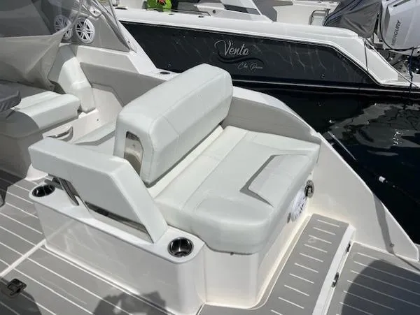 Slide: The Image of Tiara 34lx 2025 - 16