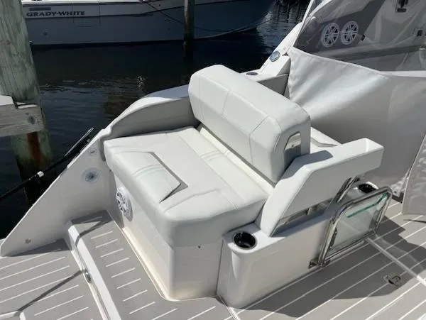 Slide: The Image of Tiara 34lx 2025 - 17