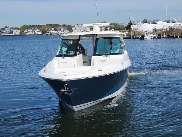 Slide: The Image of Tiara 34lx 2025 - 3