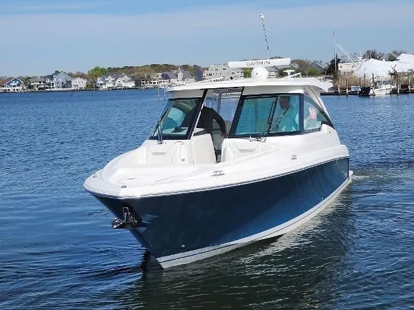 Slide: The Image of Tiara 34lx 2025 - 4