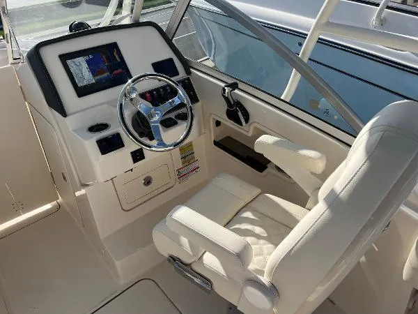 Slide: The Image of Grady-White Freedom 235 2025 - 4