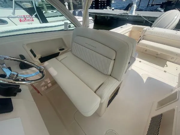 Slide: The Image of Grady-White 325 Freedom 2025 - 10