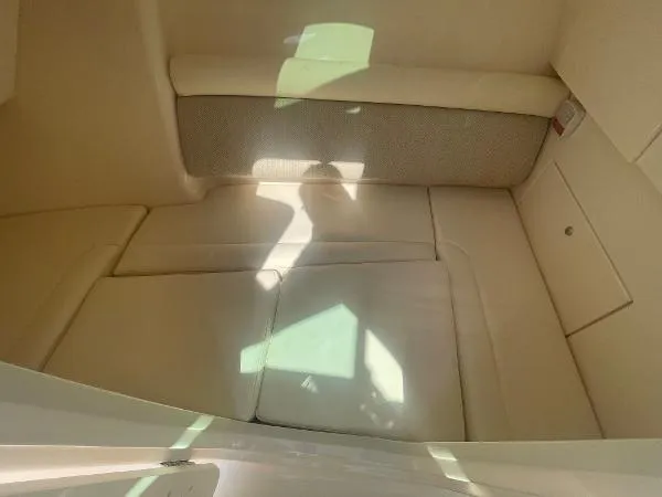 Slide: The Image of Grady-White 325 Freedom 2025 - 14