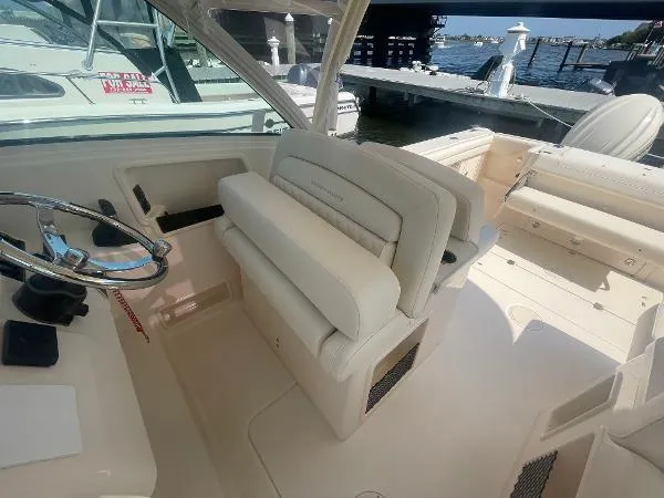 Slide: The Image of Grady-White 325 Freedom 2025 - 15