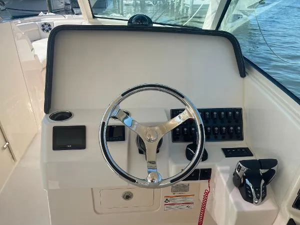 Slide: The Image of Grady-White 325 Freedom 2025 - 18