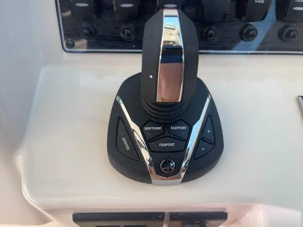 Slide: The Image of Grady-White 325 Freedom 2025 - 19