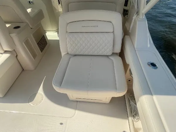 Slide: The Image of Grady-White 325 Freedom 2025 - 23