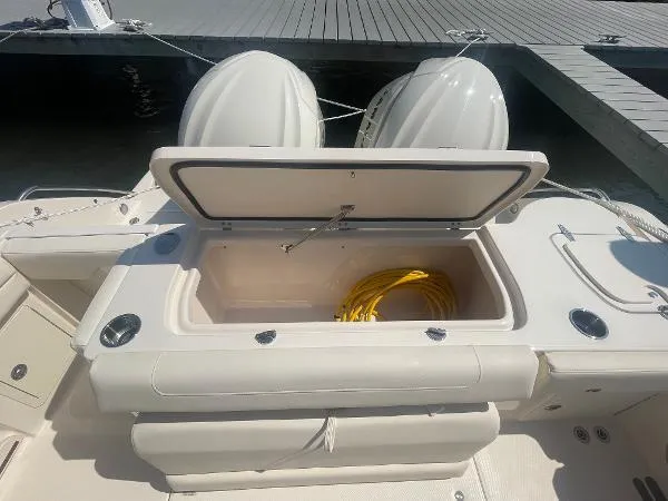 Slide: The Image of Grady-White 325 Freedom 2025 - 26