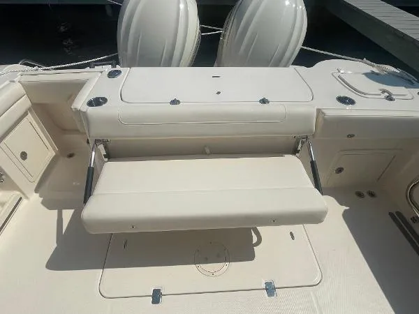 Slide: The Image of Grady-White 325 Freedom 2025 - 28