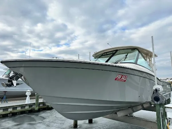 Slide: The Image of Grady-White 325 Freedom 2025 - 4