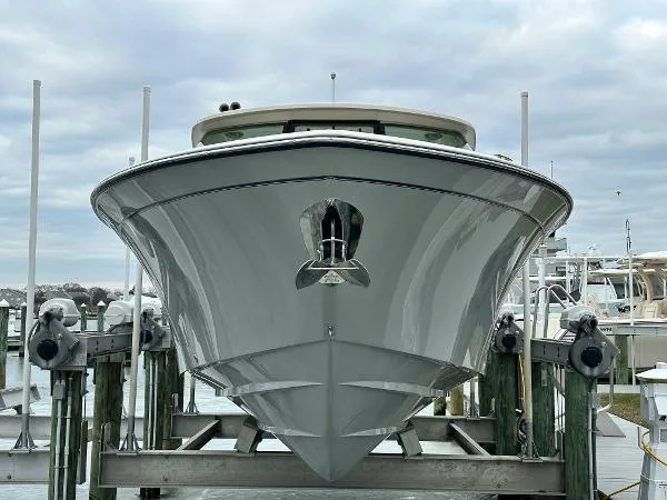 Slide: The Image of Grady-White 325 Freedom 2025 - 5