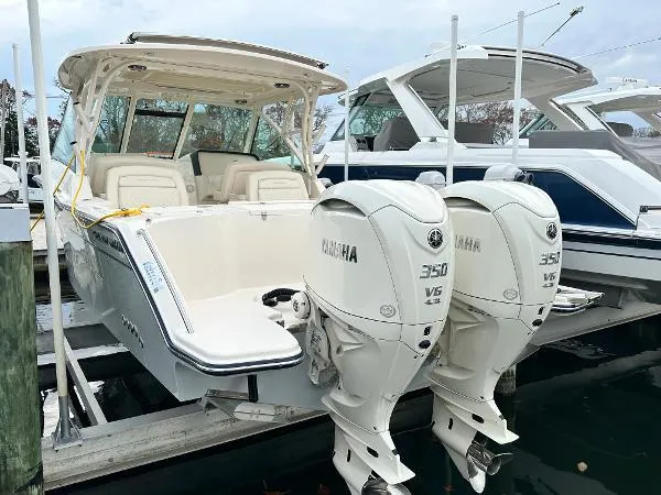 Slide: The Image of Grady-White 325 Freedom 2025 - 6