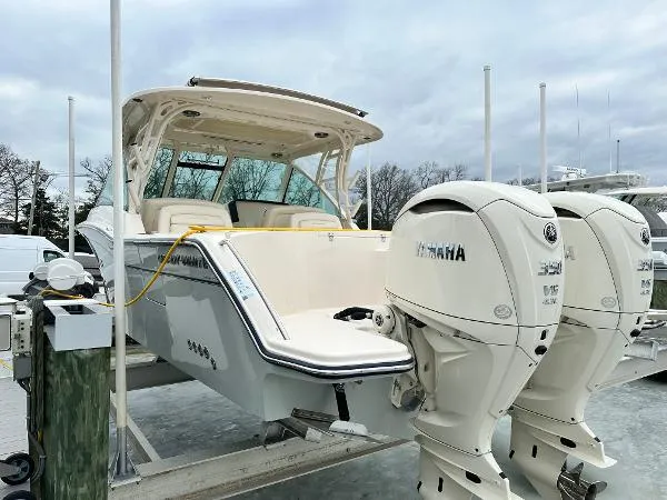 Slide: The Image of Grady-White 325 Freedom 2025 - 9