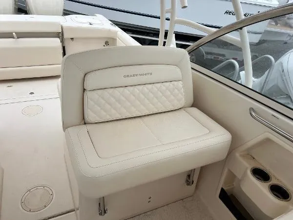 Slide: The Image of Grady-White Freedom 285 2025 - 12