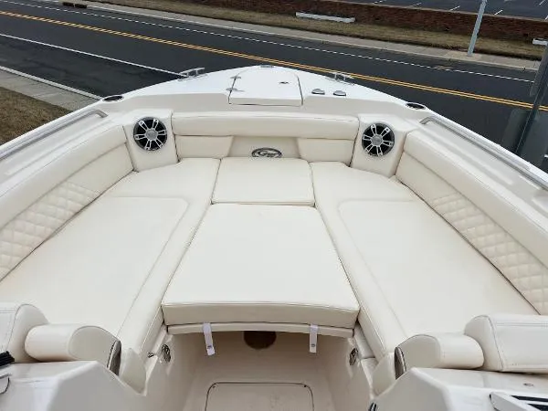 Slide: The Image of Grady-White Freedom 285 2025 - 14