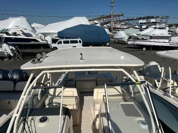 Slide: The Image of Grady-White Freedom 285 2025 - 16