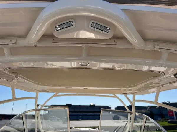 Slide: The Image of Grady-White Freedom 285 2025 - 18