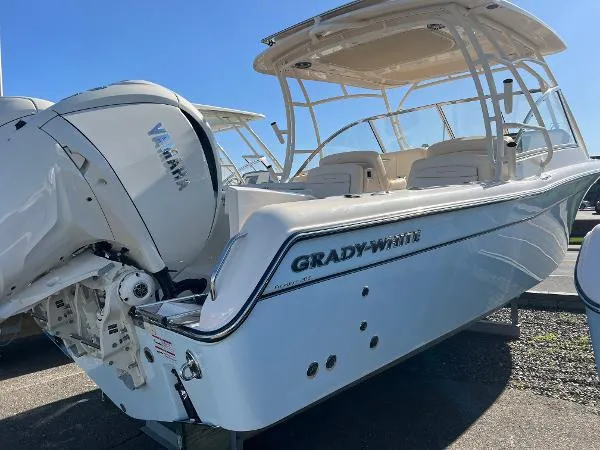 Slide: The Image of Grady-White Freedom 285 2025 - 4