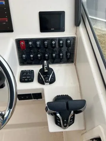 Slide: The Image of Grady-White Freedom 285 2025 - 6