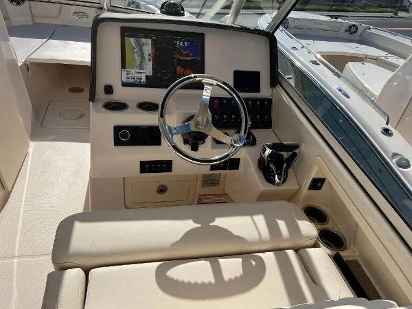 Slide: The Image of Grady-White Freedom 285 2025 - 7