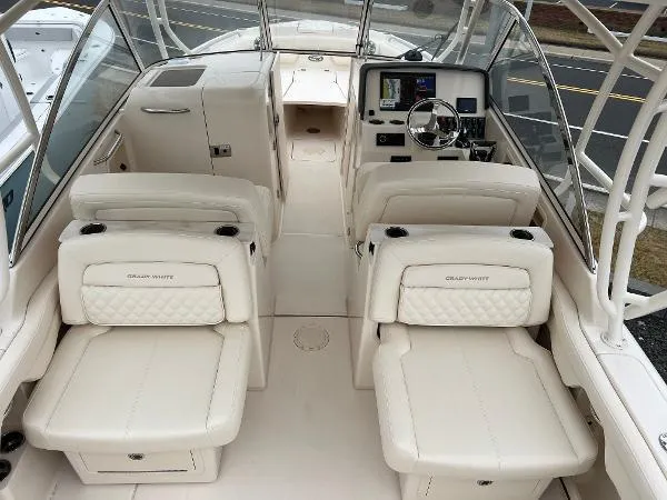 Slide: The Image of Grady-White Freedom 285 2025 - 9