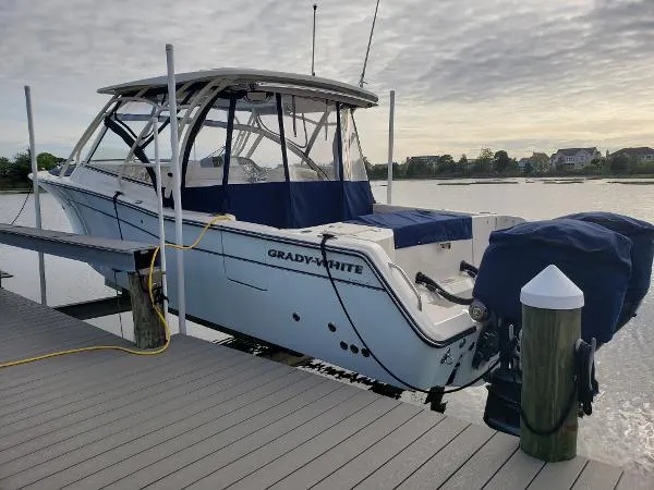 Slide: The Image of Grady-White Freedom 307 2022 - 13