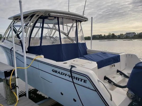 Slide: The Image of Grady-White Freedom 307 2022 - 14