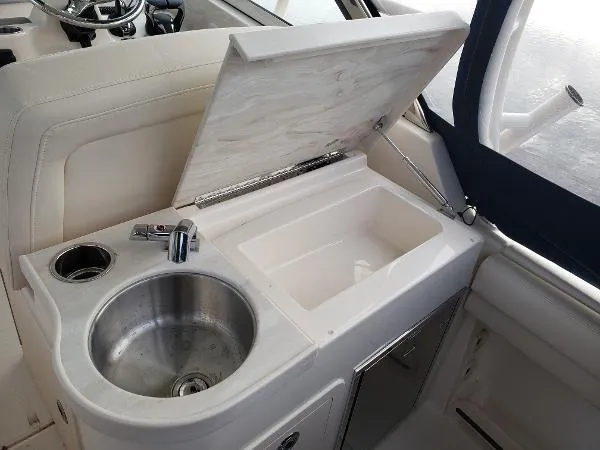 Slide: The Image of Grady-White Freedom 307 2022 - 50