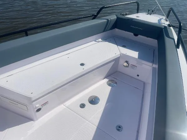 Slide: The Image of Axopar 28 CABIN 2024 - 15