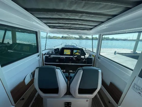 Slide: The Image of Axopar 28 CABIN 2024 - 20