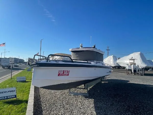 Slide: The Image of Axopar 28 CABIN 2024 - 3