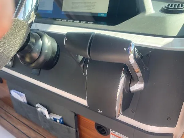 Slide: The Image of Axopar 28 CABIN 2024 - 33