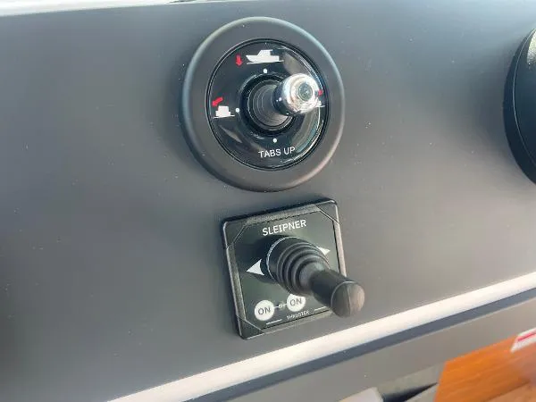 Slide: The Image of Axopar 28 CABIN 2024 - 34