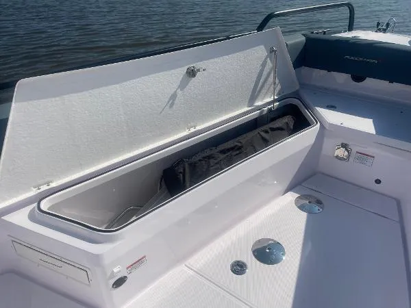 Slide: The Image of Axopar 28 CABIN 2024 - 45