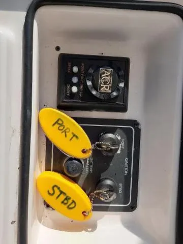 Slide: The Image of Tiara Convertible 3900 2008 - 39