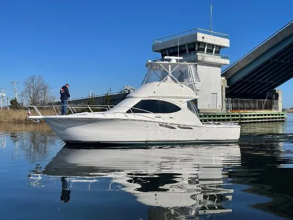 Slide: The Image of Tiara Convertible 3900 2008 - 9