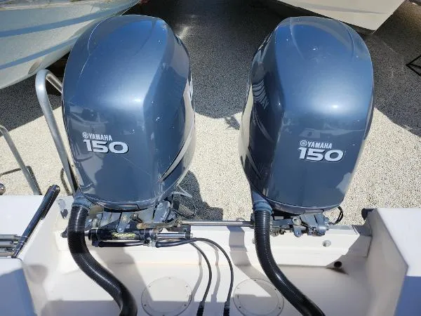 Slide: The Image of Grady-White Journey 258 2006 - 33