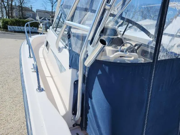 Slide: The Image of Grady-White Journey 258 2006 - 9