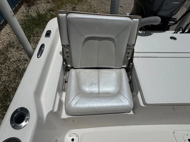 Slide: The Image of White seat on 2016 Blue Wave 2200 PureBay boat, featuring sleek design and durable material. - 15