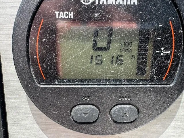 Slide: The Image of Yamaha tachometer displaying 1516 hours on a 2016 Blue Wave 2200 PureBay boat. - 21