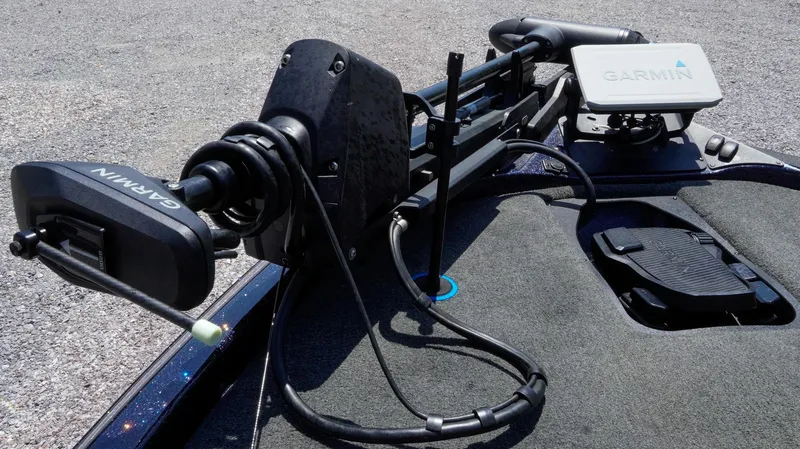 Slide: The Image of 2021 Skeeter ZX200 boat with Garmin trolling motor and navigation system on deck. - 28