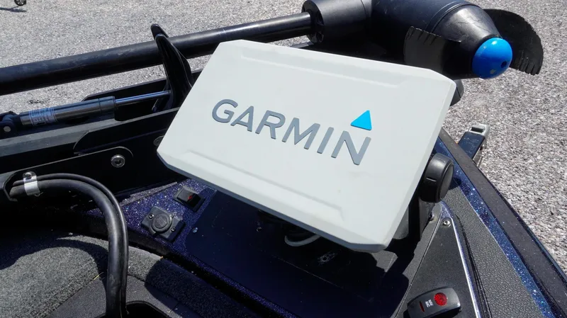 Slide: The Image of Garmin device on 2021 Skeeter ZX200 boat, featuring advanced navigation technology. - 29