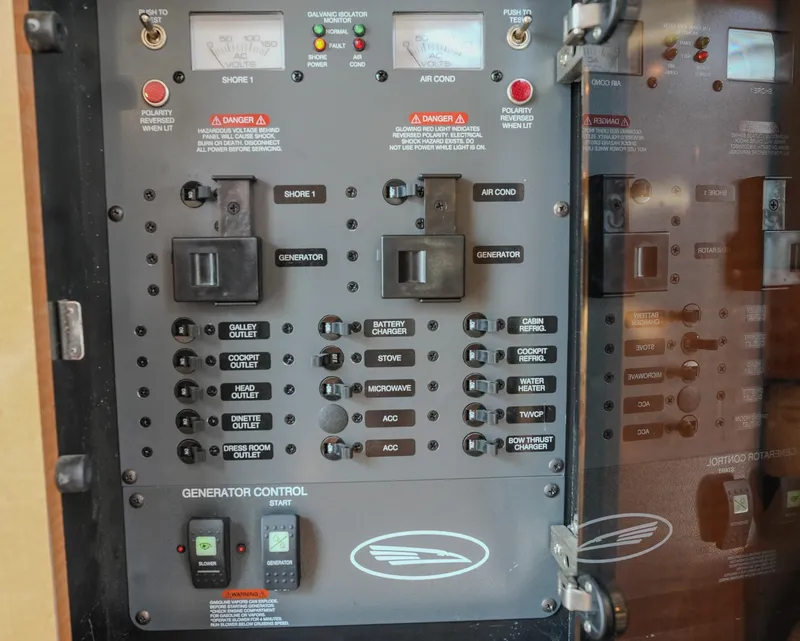 Slide: The Image of Chaparral 330 Signature 2006 - 25