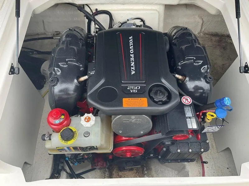 Slide: The Image of Volvo Penta 250 V6 engine in 2023 Chaparral 23 SSi boat. - 41