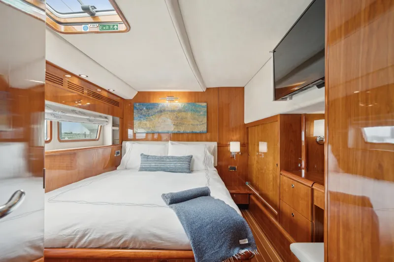 Slide: The Image of Privilege 745 2008 - 80