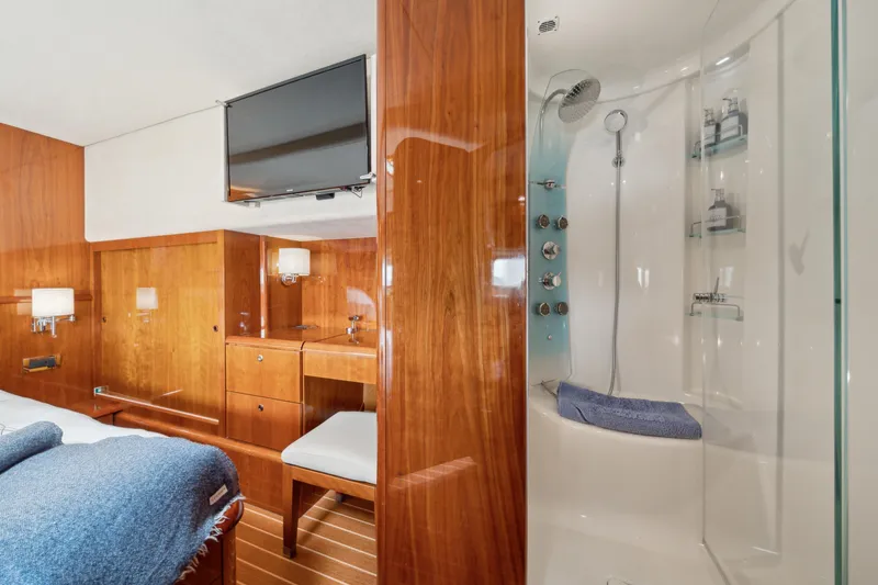 Slide: The Image of Privilege 745 2008 - 87