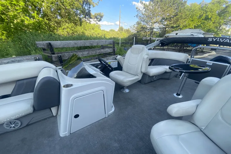 Slide: The Image of Sylvan Mirage 8520 LZ 2021 - 15